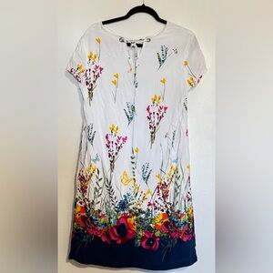 Mimi + Daphne floral dress woman’s large